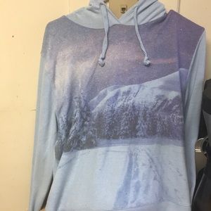 I’m selling a beautiful sweater